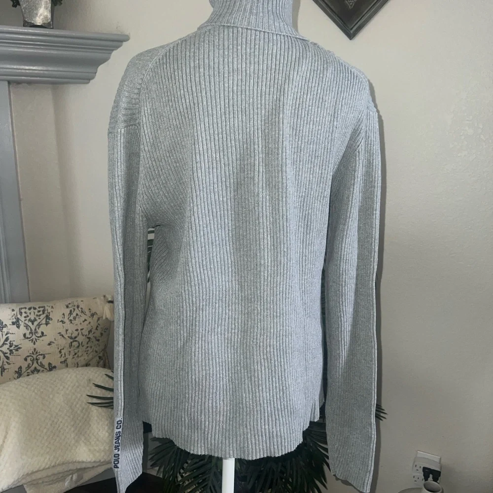 Polo by Ralph Lauren Light Gray Ribbed Turtleneck Sweater with RL Flag Logo - Picture 4 of 9